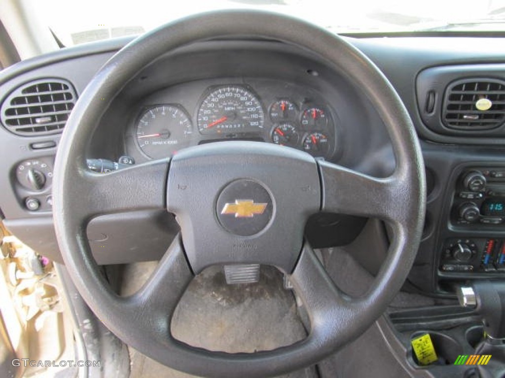 2006 Chevrolet TrailBlazer LS 4x4 Light Cashmere/Ebony Steering Wheel Photo #62604416