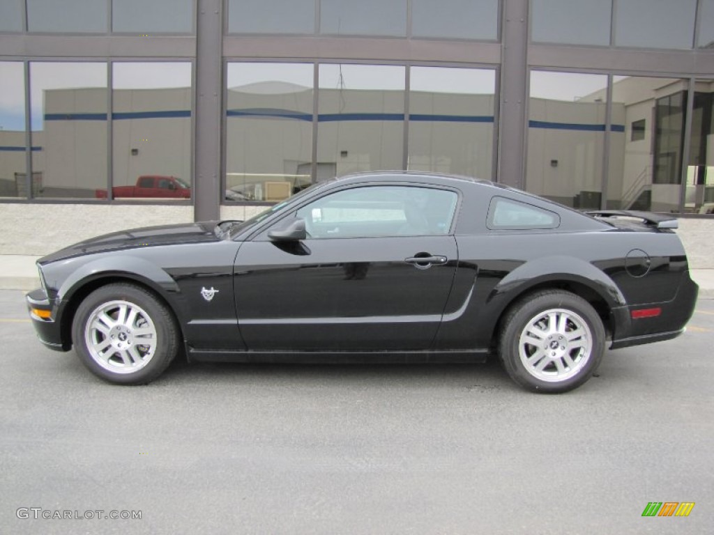 2009 Mustang GT Premium Coupe - Black / Dark Charcoal photo #4