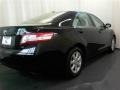 Black - Camry LE Photo No. 18
