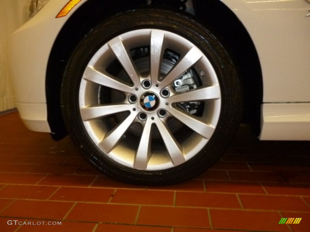 2011 3 Series 328i xDrive Sedan - Alpine White / Black photo #6
