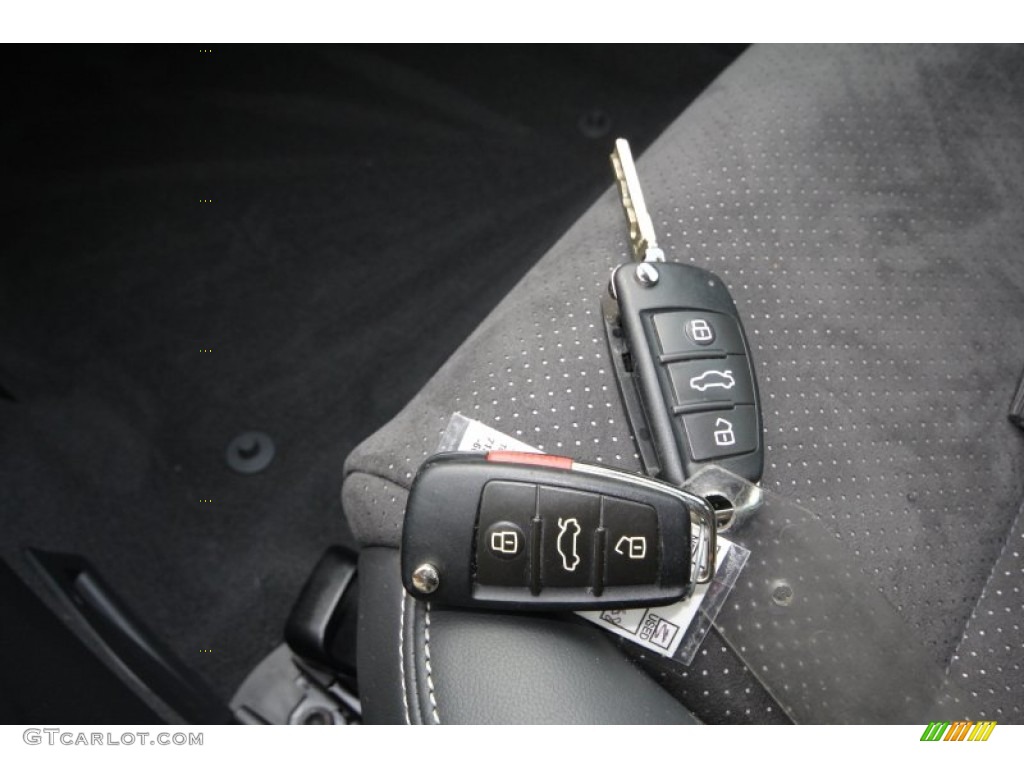 2011 Audi A3 2.0 TFSI Keys Photos