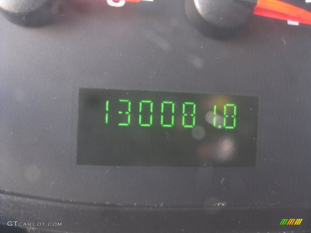 2008 E Series Cutaway E350 Commercial Moving Truck - Yellow / Medium Flint photo #11