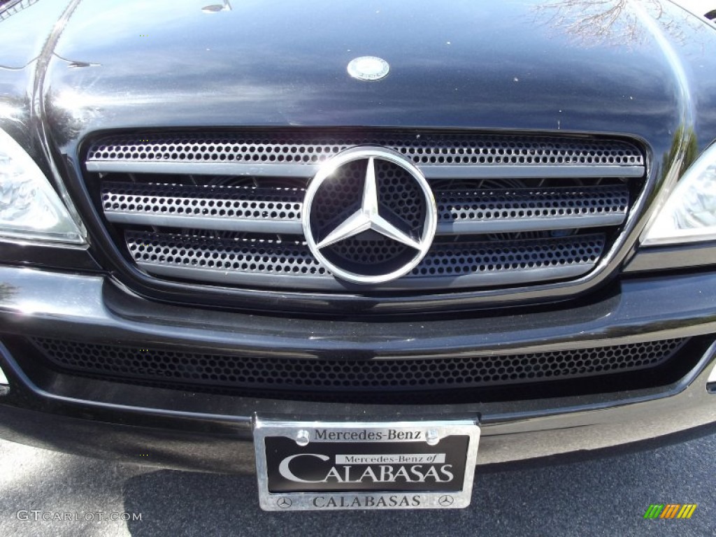 2005 ML 350 4Matic - Black / Charcoal photo #10