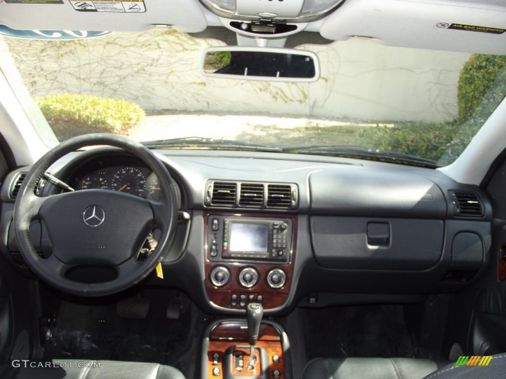 2005 ML 350 4Matic - Black / Charcoal photo #23