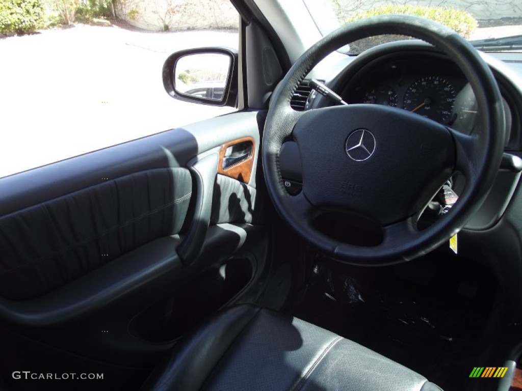 2005 ML 350 4Matic - Black / Charcoal photo #24