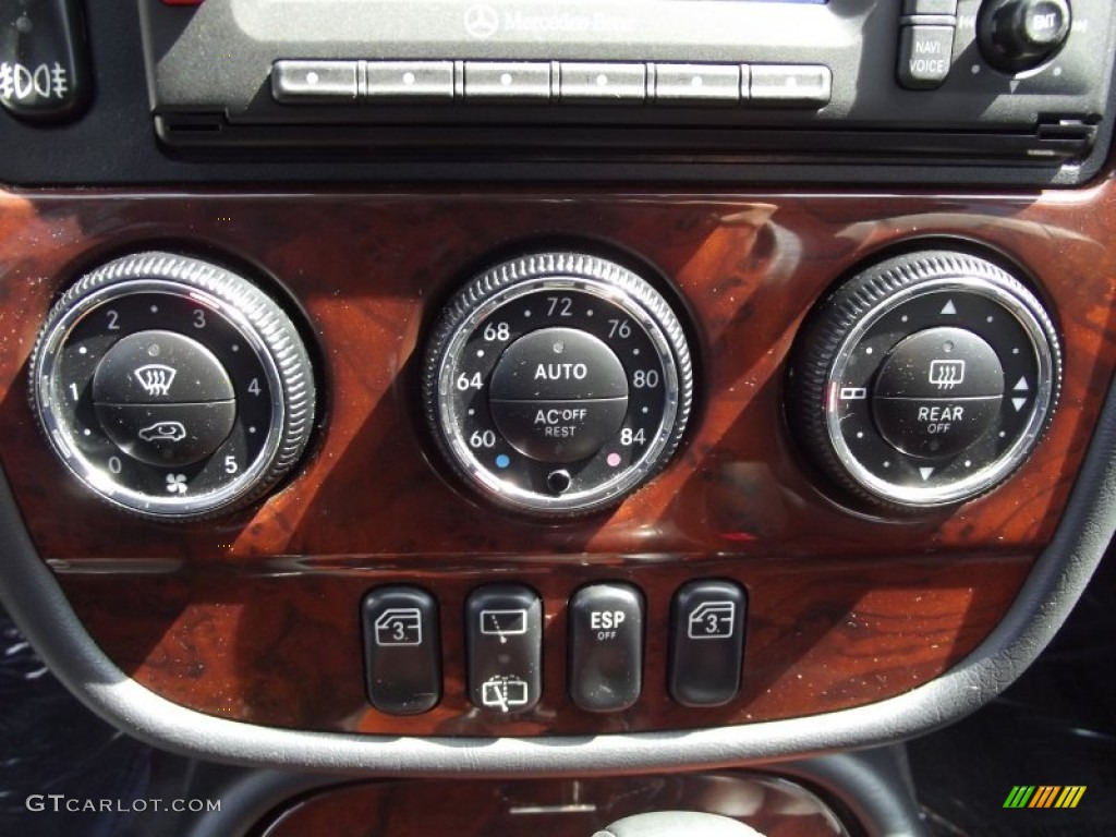 2005 ML 350 4Matic - Black / Charcoal photo #32