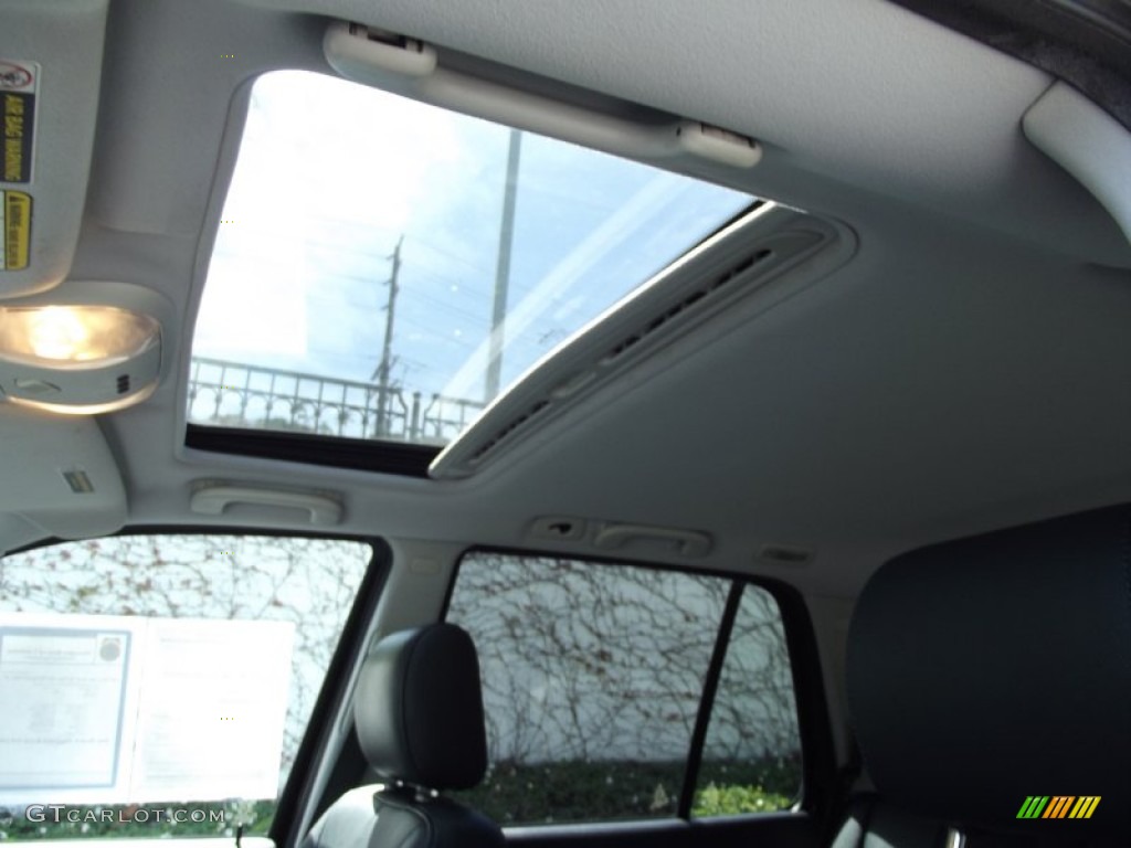 2005 ML 350 4Matic - Black / Charcoal photo #39