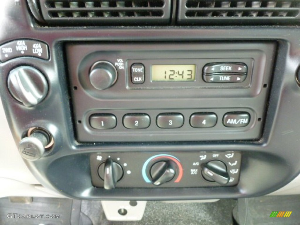 1998 Ford Ranger XL Extended Cab 4x4 Controls Photos