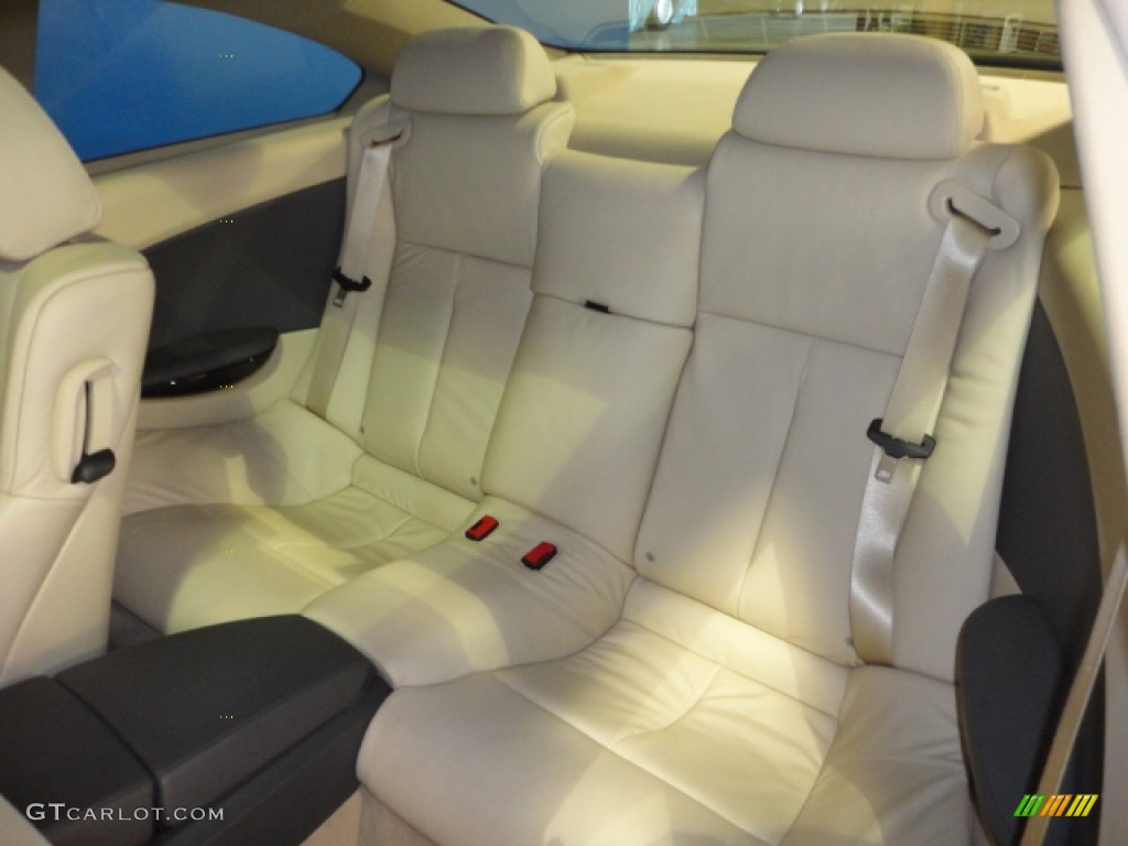 2005 BMW 6 Series 645i Coupe Rear Seat Photo #62626697