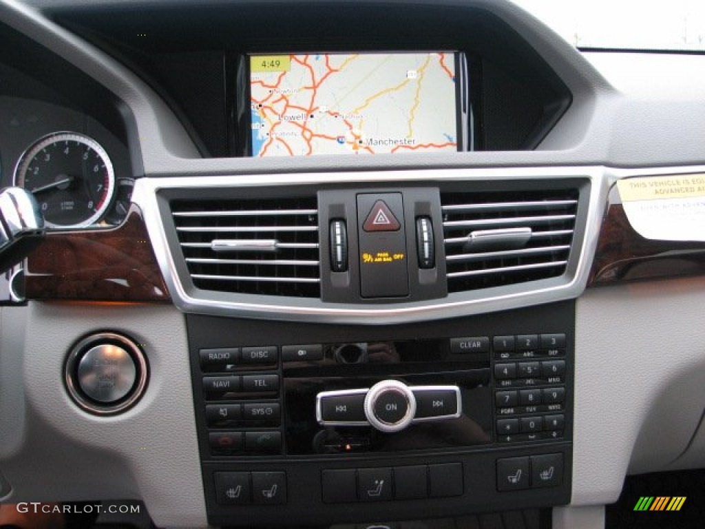 2012 Mercedes-Benz E 350 4Matic Wagon Controls Photos