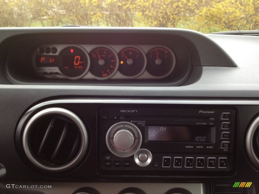 2010 Scion xB Standard xB Model Controls Photo #62633462