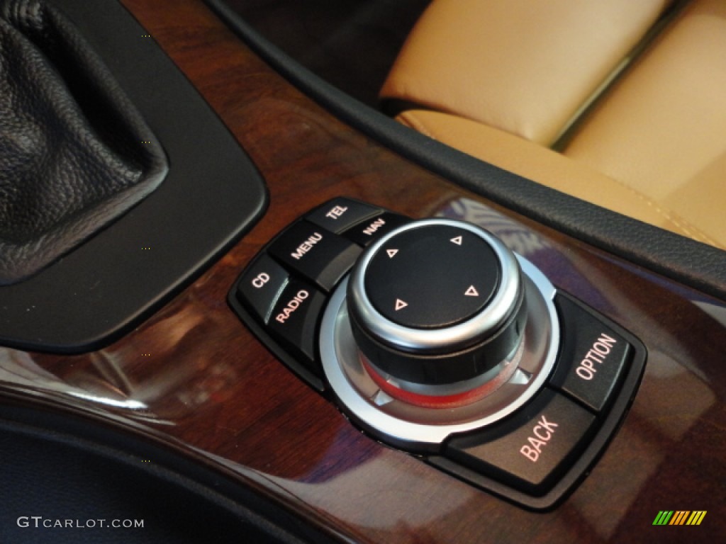 2011 BMW 3 Series 328i xDrive Sports Wagon Controls Photo #62635379