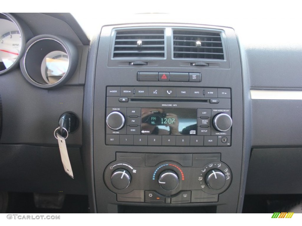 2008 Dodge Charger SXT AWD Controls Photos