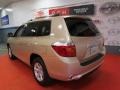 Sandy Beach Metallic - Highlander 4WD Photo No. 6