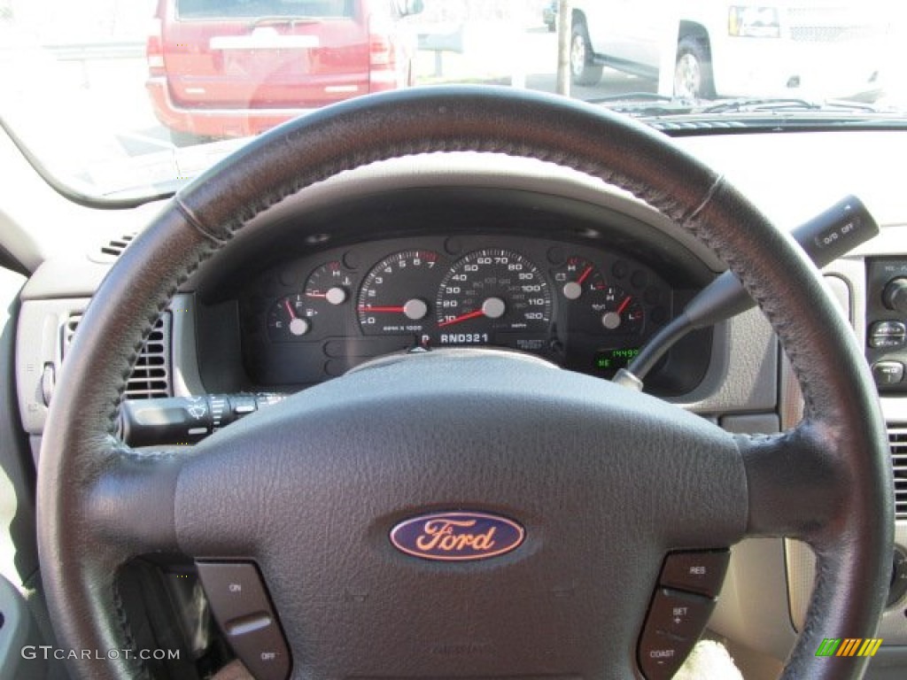 2004 Explorer XLT 4x4 - Dark Blue Pearl Metallic / Graphite photo #21