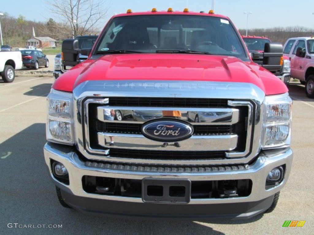 2012 F350 Super Duty Lariat Crew Cab 4x4 - Vermillion Red / Black photo #7