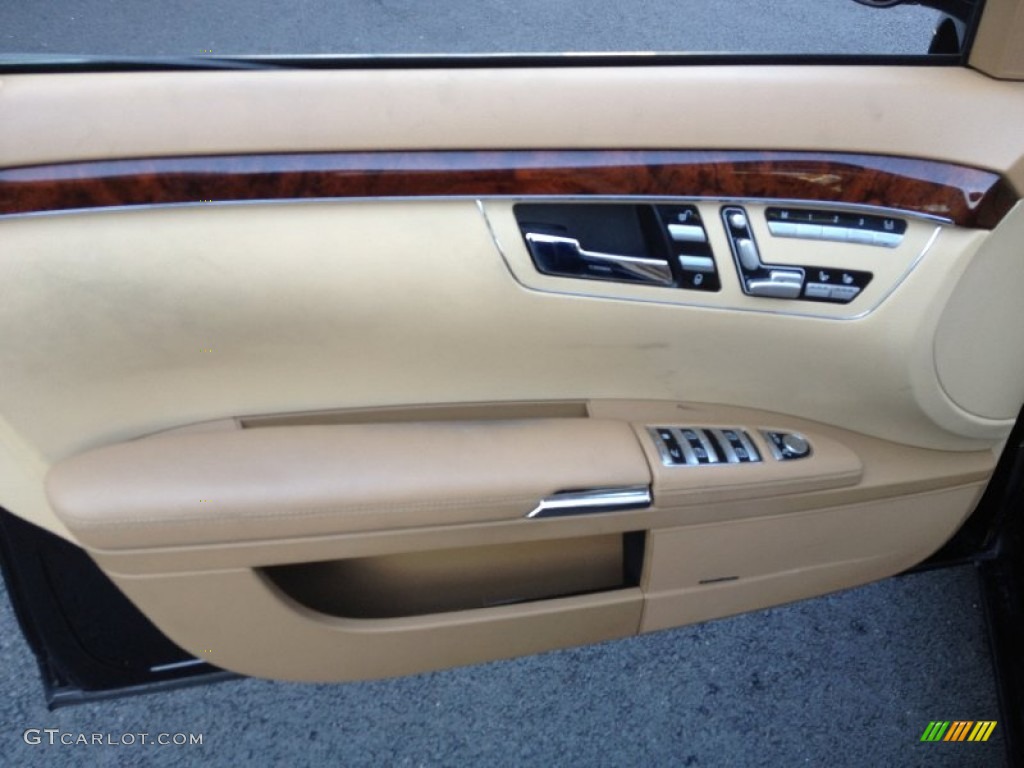2008 Mercedes-Benz S 550 4Matic Sedan Cashmere/Savanna Door Panel Photo #62646811