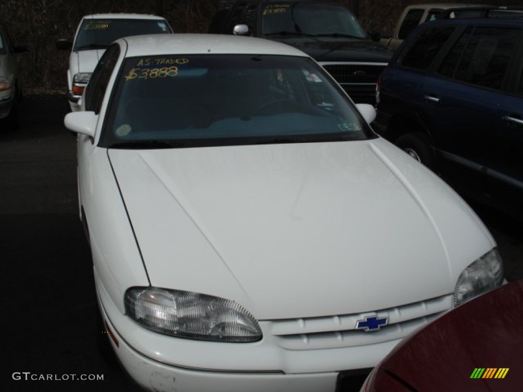 1995 Lumina LS - Bright White / Blue photo #2