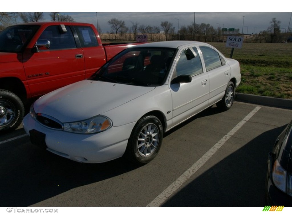 2000 Contour SE - Vibrant White / Greystone photo #4