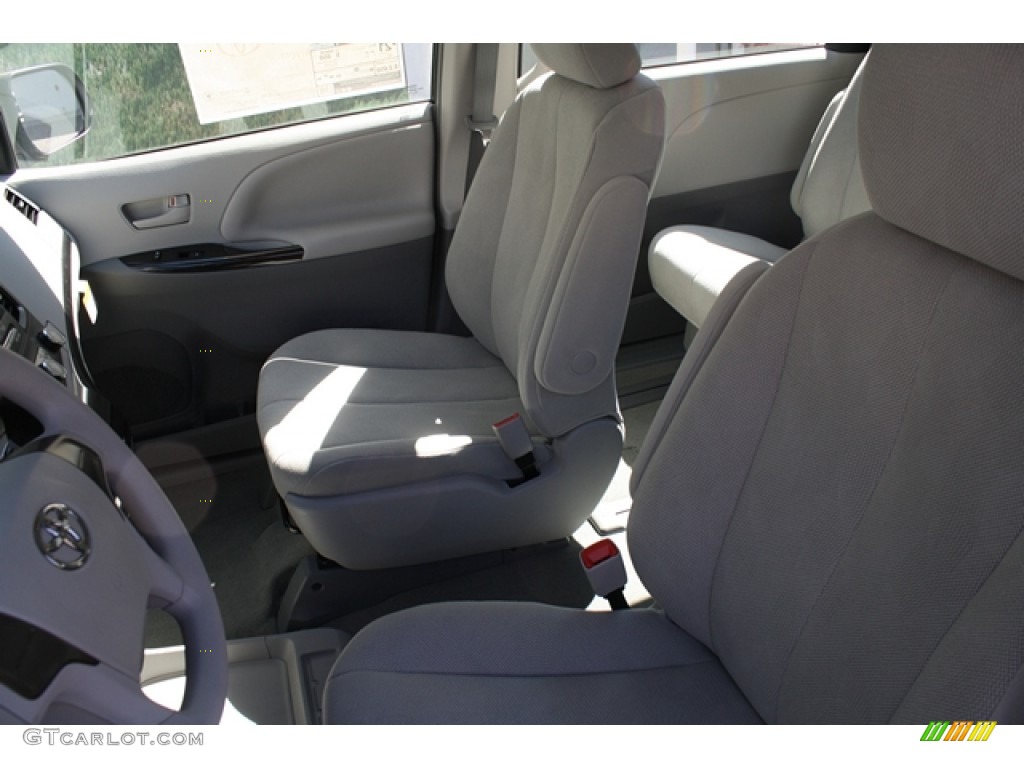 2012 Sienna V6 - Silver Sky Metallic / Light Gray photo #7