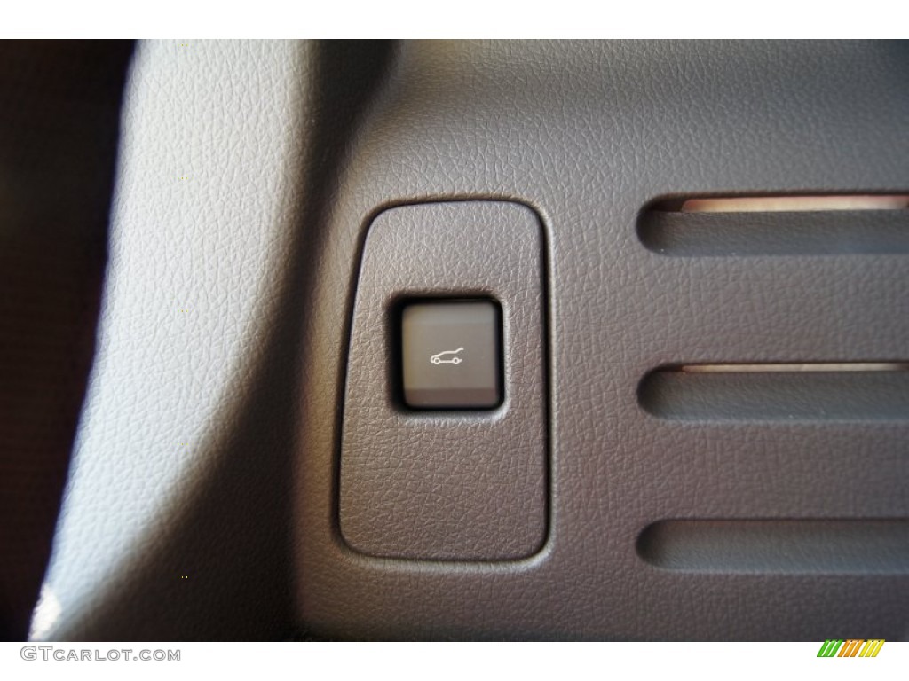 2012 Edge Limited AWD - White Platinum Metallic Tri-Coat / Charcoal Black photo #12