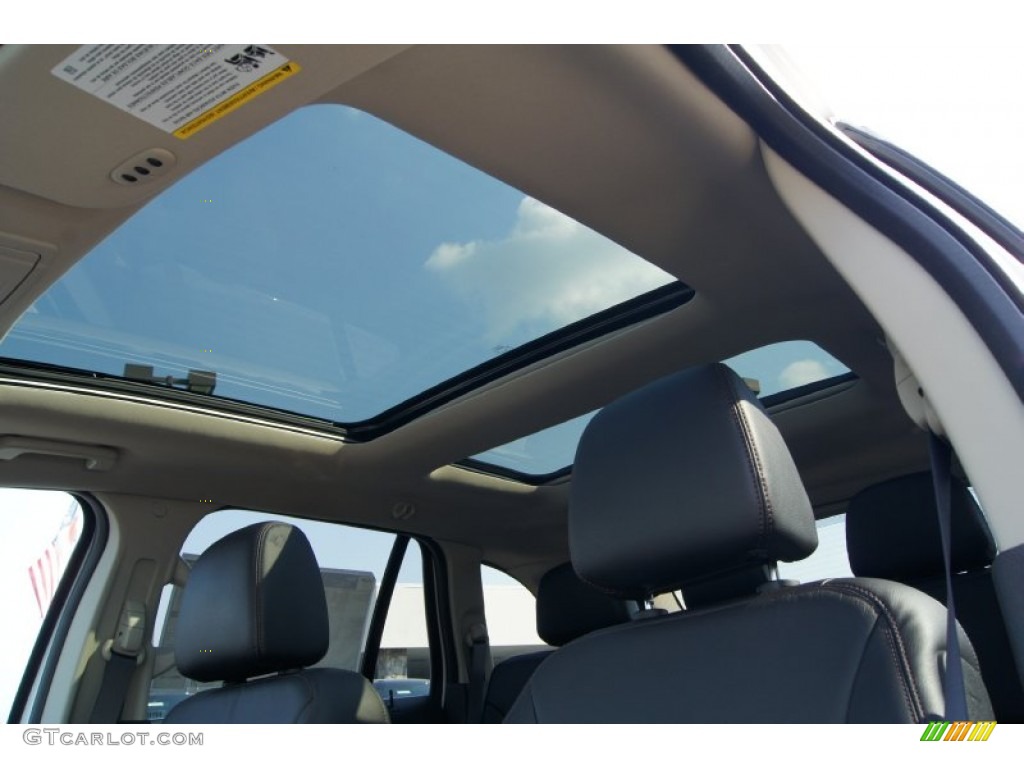 2012 Edge Limited AWD - White Platinum Metallic Tri-Coat / Charcoal Black photo #25