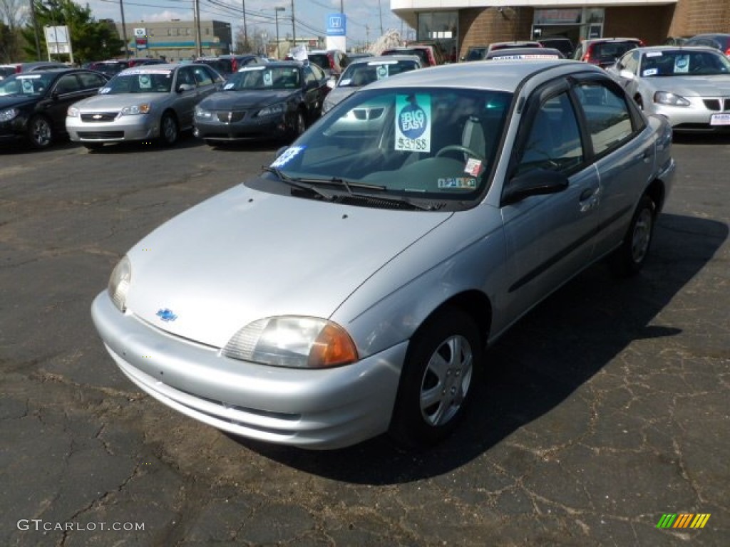 1999 Metro LSi Sedan - Silver Metallic / Gray photo #3