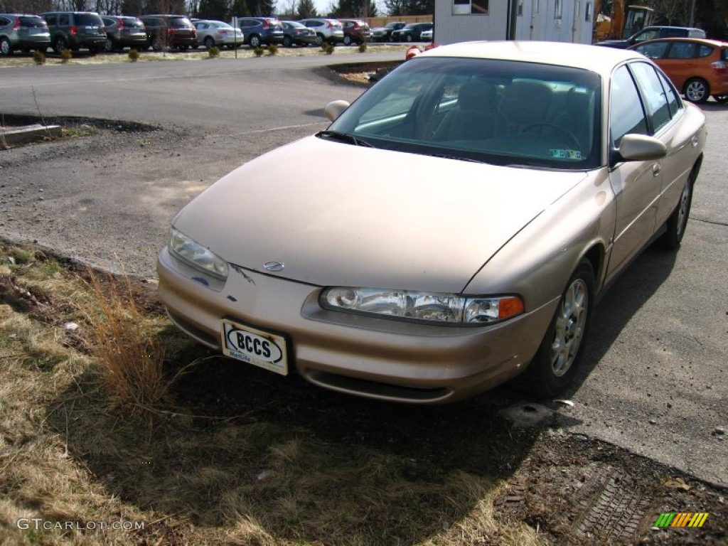 2002 Intrigue GL - Sandstone Metallic / Neutral photo #2
