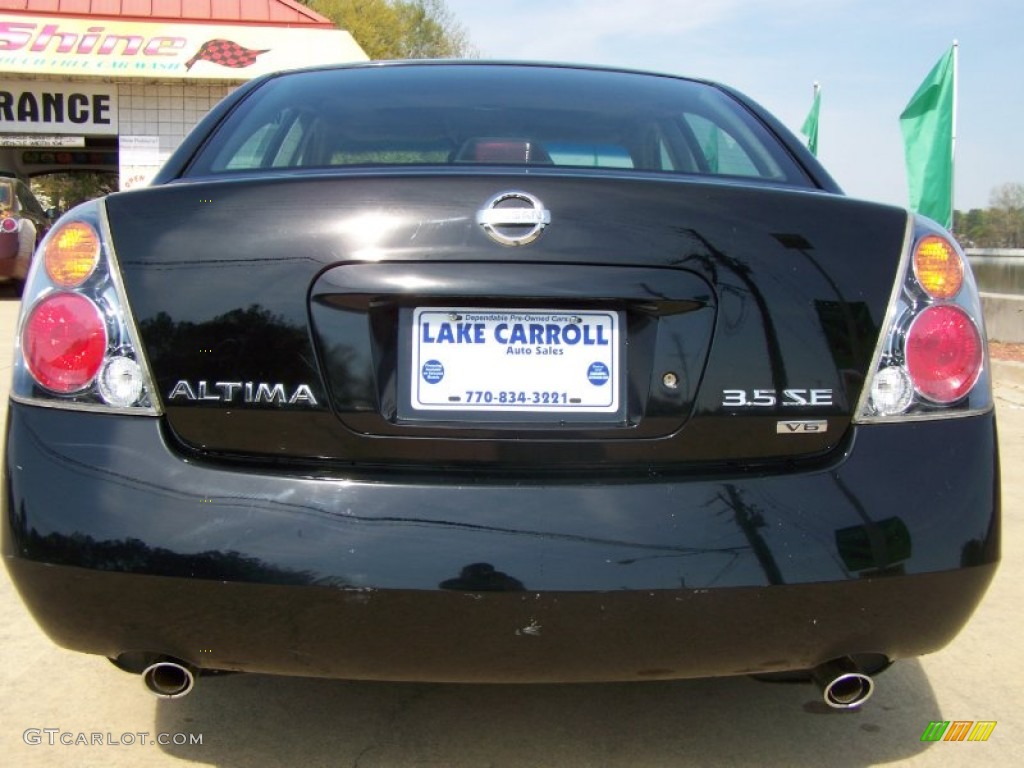 2002 Altima 3.5 SE - Super Black / Charcoal Black photo #10