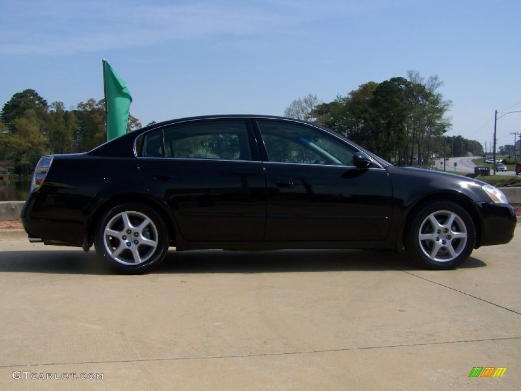 2002 Altima 3.5 SE - Super Black / Charcoal Black photo #13