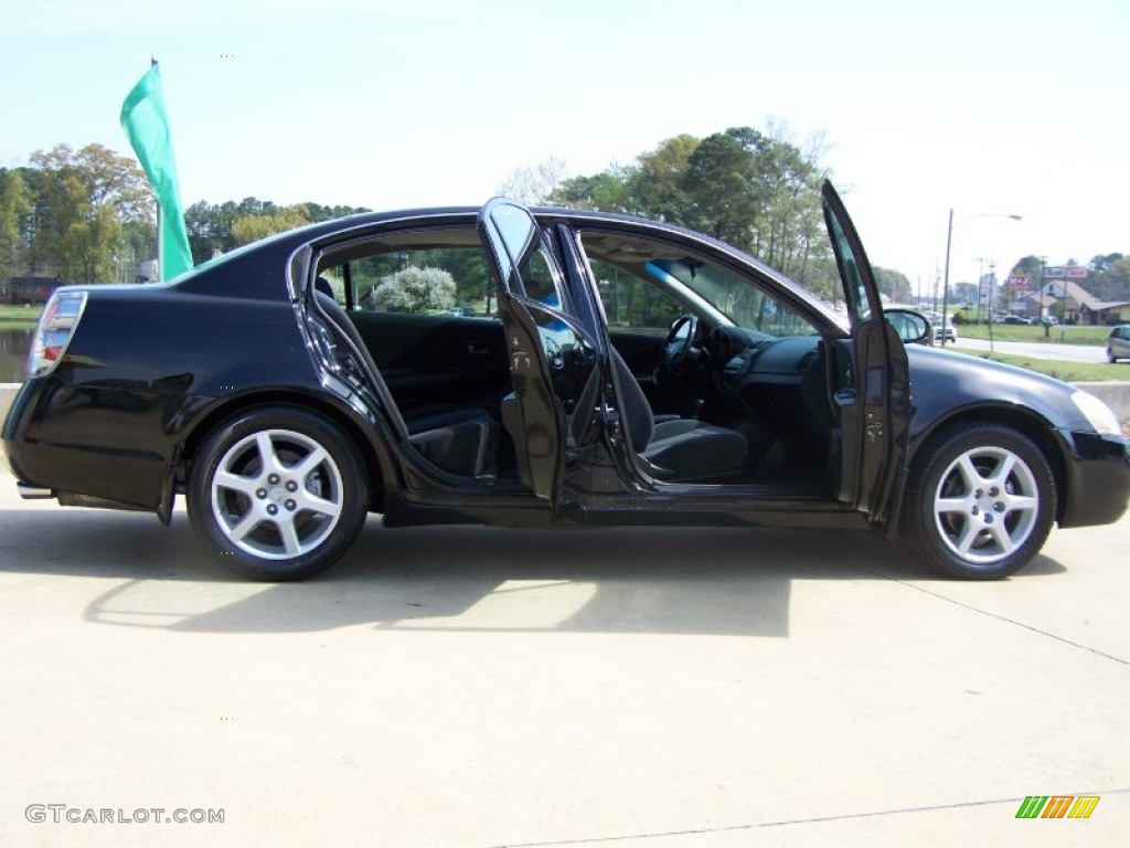 2002 Altima 3.5 SE - Super Black / Charcoal Black photo #15