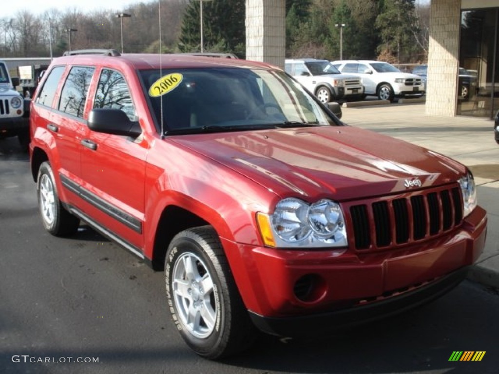 2006 Grand Cherokee Laredo 4x4 - Red Rock Crystal Pearl / Medium Slate Gray photo #2