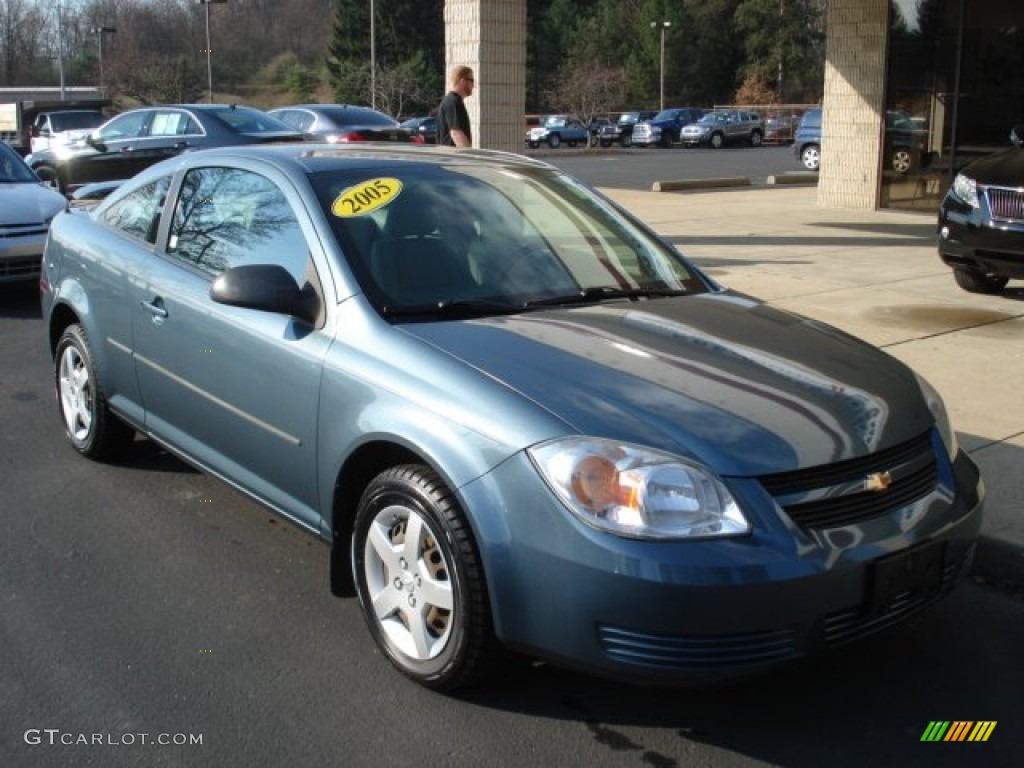 2005 Cobalt Coupe - Blue Granite Metallic / Gray photo #2