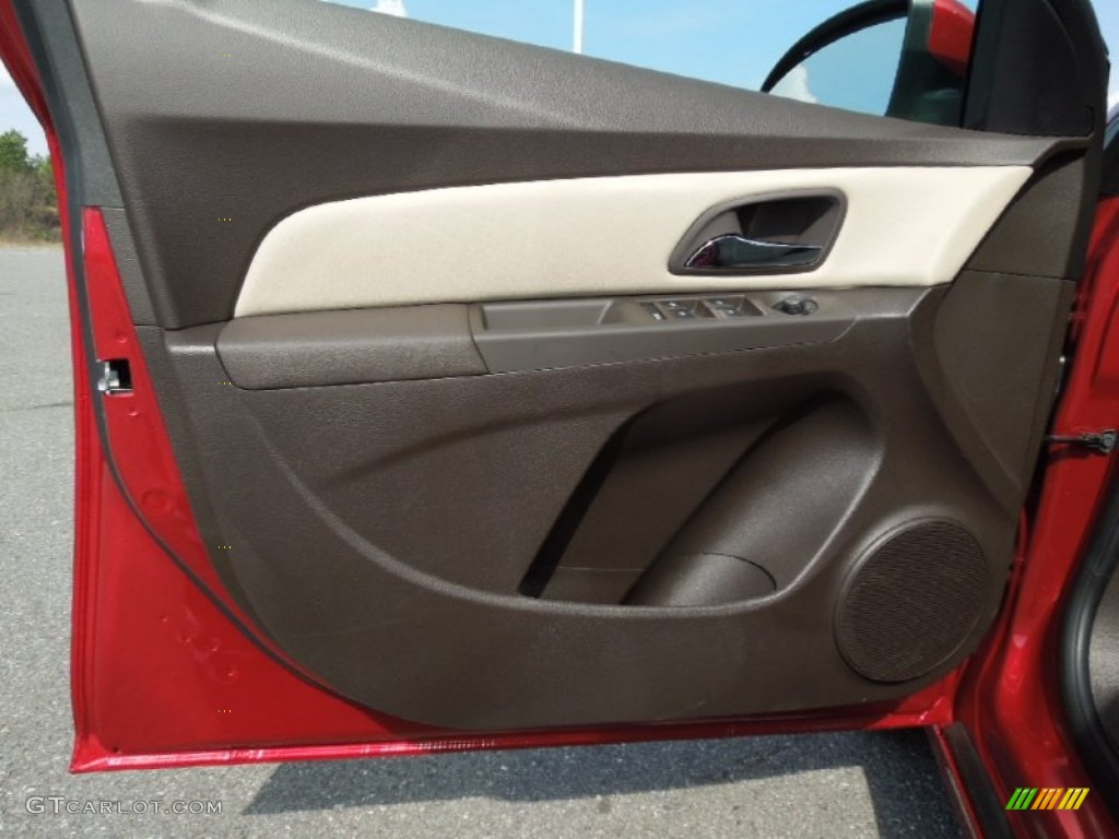 2012 Chevrolet Cruze LT Cocoa/Light Neutral Door Panel Photo #62659146