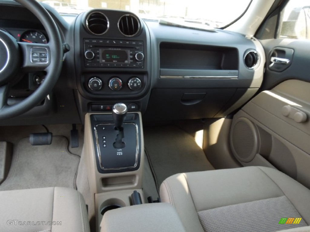 2012 Patriot Sport - Copperhead Orange Pearl / Dark Slate Gray/Light Pebble Beige photo #18