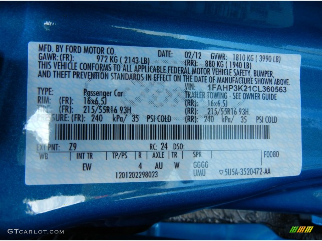 2012 Focus SE 5-Door - Blue Candy Metallic / Charcoal Black photo #13