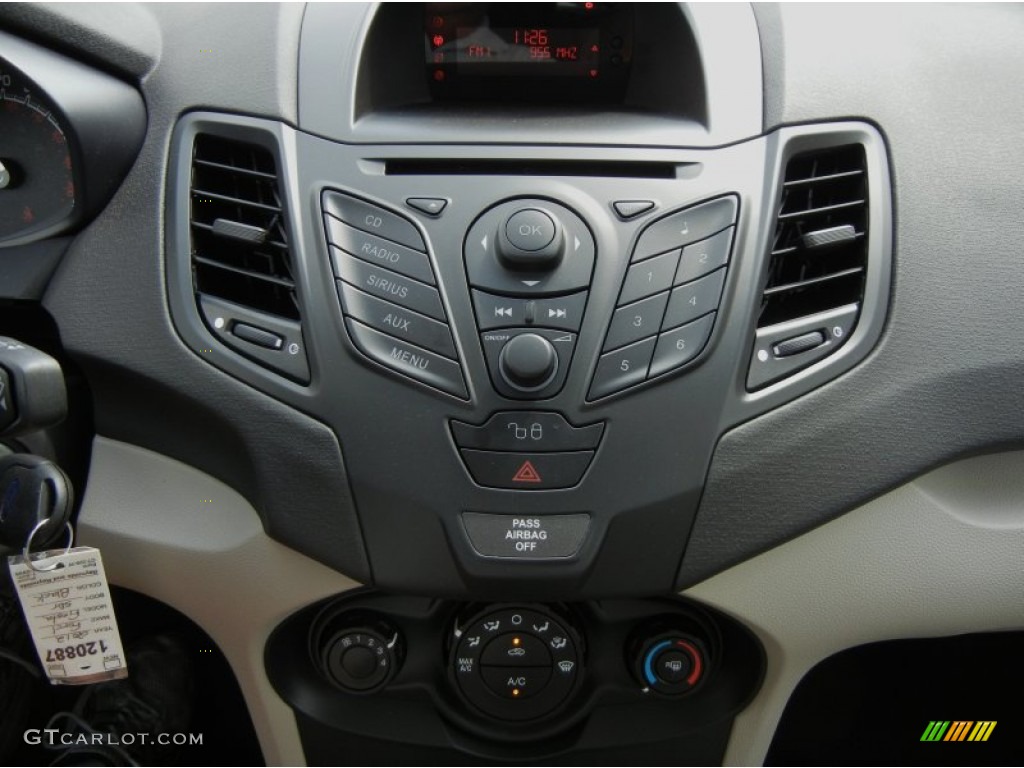 2012 Ford Fiesta S Hatchback Controls Photo #62661375