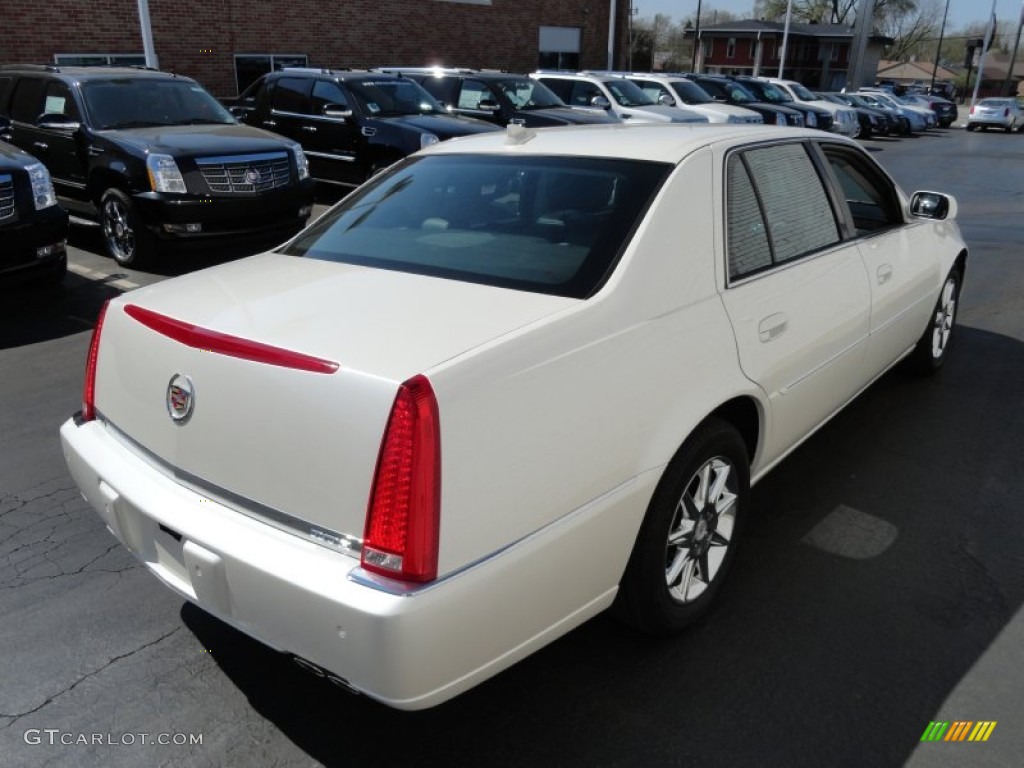 White Diamond Tricoat 2011 Cadillac DTS Luxury Exterior Photo #62662056