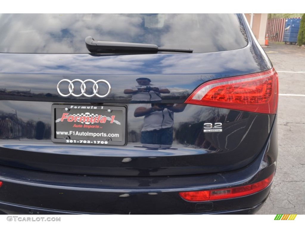2009 Q5 3.2 Premium quattro - Deep Sea Blue Pearl Effect / Black photo #29