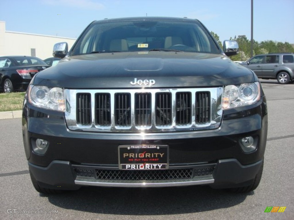 2011 Grand Cherokee Limited 4x4 - Brilliant Black Crystal Pearl / Black/Light Frost Beige photo #9