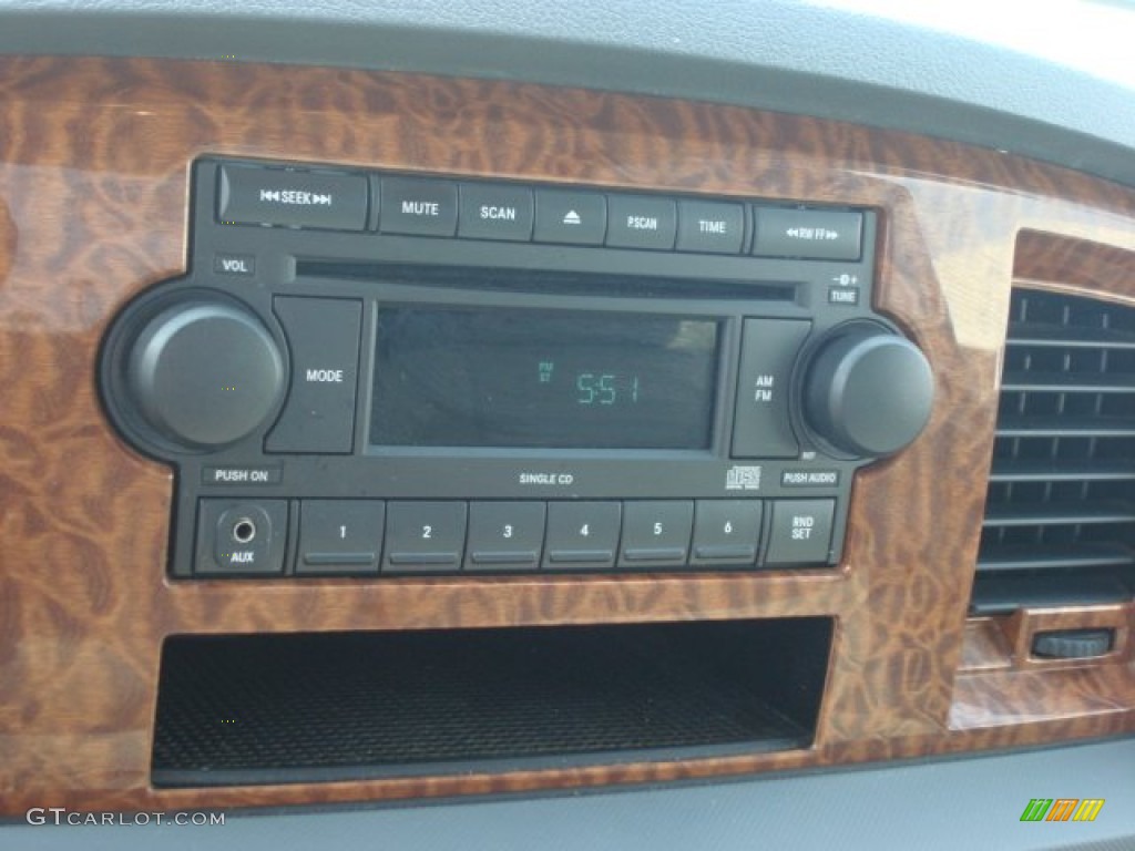 2006 Dodge Ram 1500 SLT Quad Cab Audio System Photo #62668550