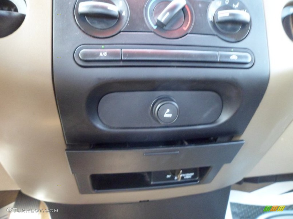 2004 F150 XLT Regular Cab - Bright Red / Tan photo #17