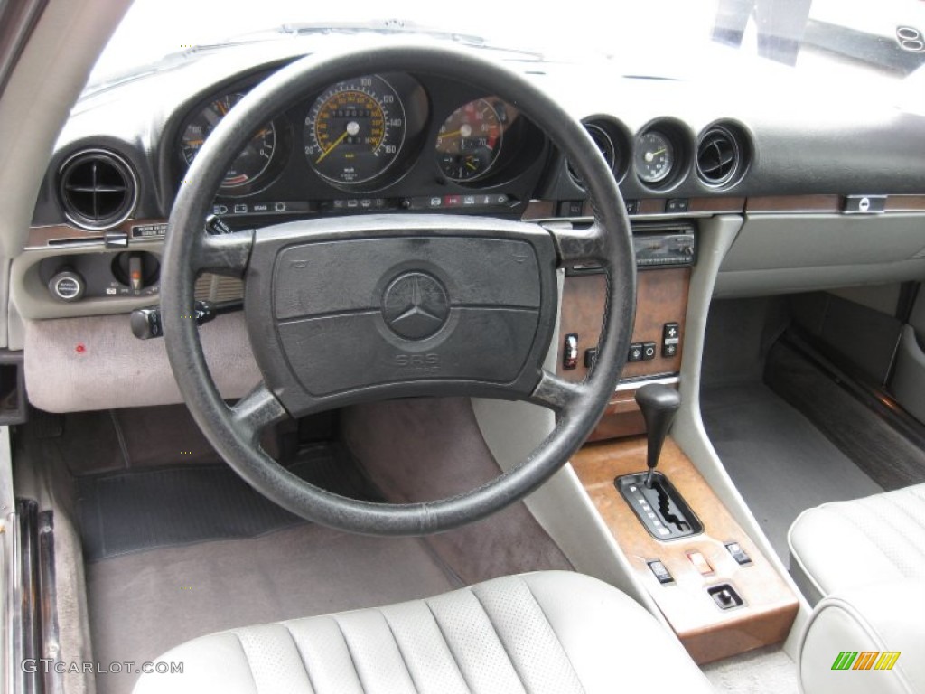 1989 Mercedes-Benz SL Class 560 SL Roadster Grey Dashboard Photo #62668862