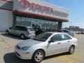2004 CD Silver Metallic Ford Focus SE Sedan  photo #1