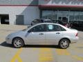 2004 CD Silver Metallic Ford Focus SE Sedan  photo #2