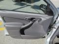 2004 CD Silver Metallic Ford Focus SE Sedan  photo #12