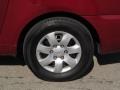 2007 Hyundai Entourage GLS Wheel and Tire Photo