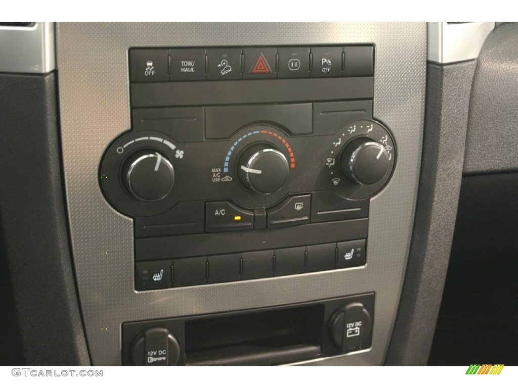 2010 Jeep Grand Cherokee Laredo 4x4 Controls Photo #62678696