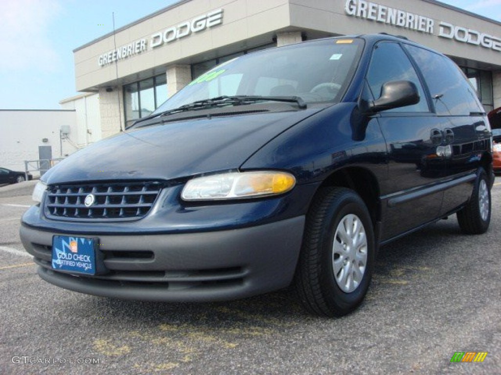 Patriot Blue Pearl Chrysler Voyager