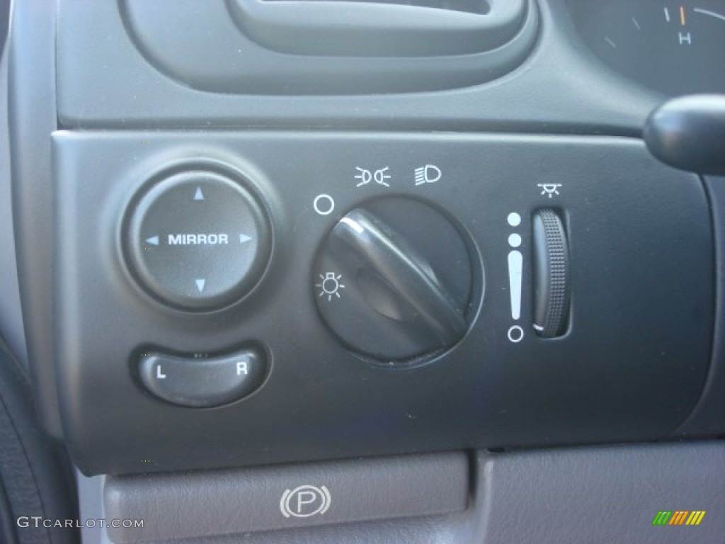 2000 Voyager  - Patriot Blue Pearl / Mist Gray photo #18